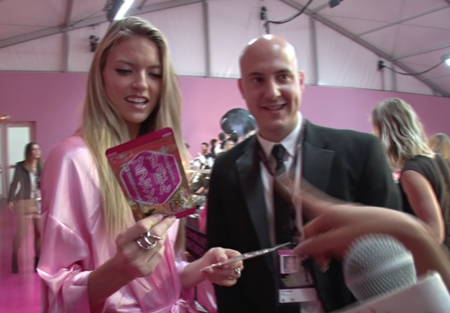 マーサ・ハント　Martha Hunt　ヴィクトリアズ・シークレット　バックステージ　裏側　すっぽんプラセンタ　ドクターシーラボ　サプリ