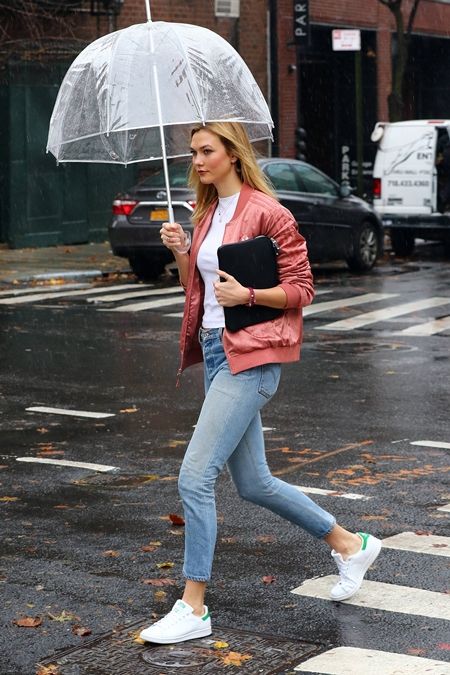 カーリー・クロス　 Karlie Kloss 　アディダス　Adidas　スタンスミス　StanSmith　スニーカー　人気　白　靴　ブーム　合わせやすい