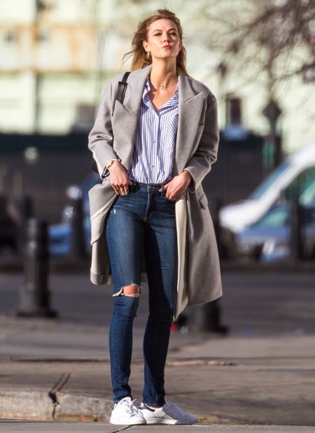 カーリー・クロス　 Karlie Kloss 　アディダス　Adidas　スタンスミス　StanSmith　スニーカー　人気　白　靴　ブーム　合わせやすい