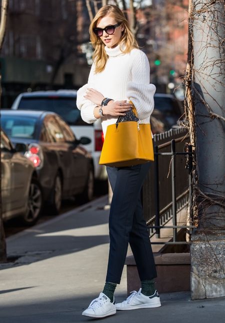 カーリー・クロス　 Karlie Kloss 　アディダス　Adidas　スタンスミス　StanSmith　スニーカー　人気　白　靴　ブーム　合わせやすい