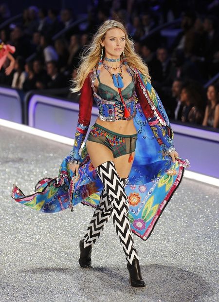 マーサ・ハント　Martha Hunt　ヴィクトリアズ・シークレット　バックステージ　裏側　すっぽんプラセンタ　ドクターシーラボ　サプリ