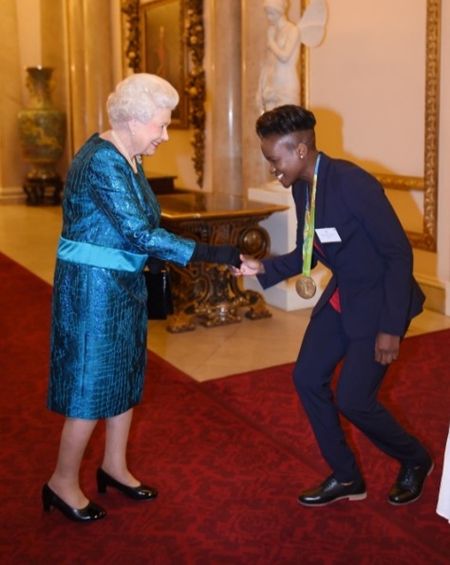 エリザベス女王　 Queen Elizabeth　イギリス　2016年　総まとめ　総集編　1年を振り返り　リオオリンピック　リオパラリンピック　選手　バッキンガム宮殿に招待　ボクシングフライ級　金メダル　ニコラ・アダムズ