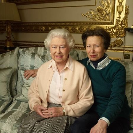 エリザベス女王　 Queen Elizabeth　イギリス　2016年　総まとめ　総集編　1年振り返り　アン王女　娘　66歳　誕生日　お祝い　8月　乗馬　ロンジン・レディース・アワード受賞　国際オリンピック委員会　8月