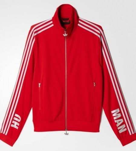 ジャスティン・ビーバー　Justin bieber　日本でも買える　おソロい　トラックスーツ　ジャージ　ファレル・ウィリアムス　アディダス　アスレジャースタイル