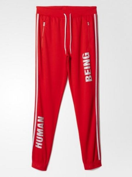 ジャスティン・ビーバー　Justin bieber　日本でも買える　おソロい　トラックスーツ　ジャージ　ファレル・ウィリアムス　アディダス　アスレジャースタイル