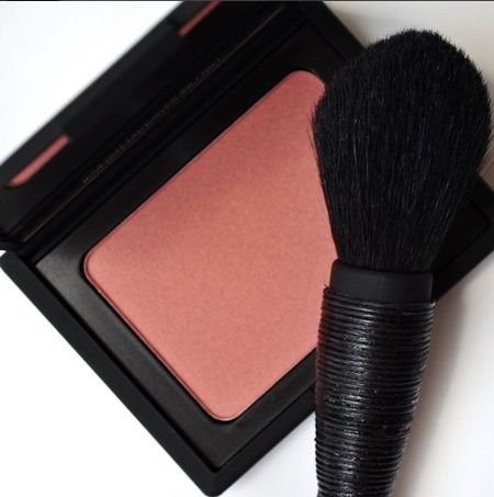 ナーズ　Nars　オーガズム・ブラッシュ　Orgasm blush　今年の検索ランキング　チーク　セレブ愛用　大人気