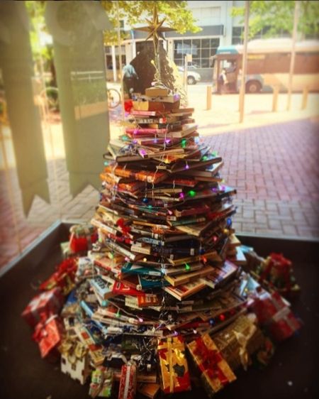 ブックツリー　Book Tree　クリスマスツリー　本　クリスマス　簡単　可愛い　ツリー　海外　2016年