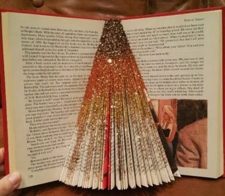 ブックツリー　Book Tree　クリスマスツリー　本　クリスマス　簡単　可愛い　ツリー　海外