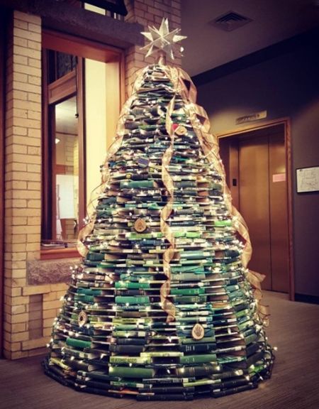 ブックツリー　Book Tree　クリスマスツリー　本　クリスマス　簡単　可愛い　ツリー　海外