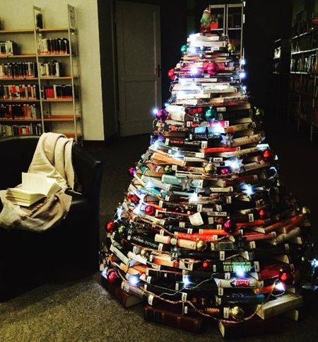 ブックツリー　Book Tree　クリスマスツリー　本　クリスマス　簡単　可愛い　ツリー　海外