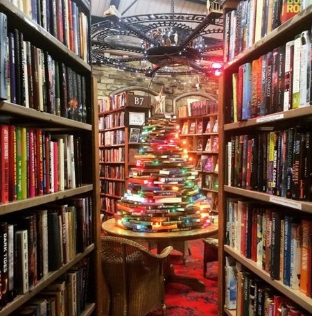ブックツリー　Book Tree　クリスマスツリー　本　クリスマス　簡単　可愛い　ツリー　海外　