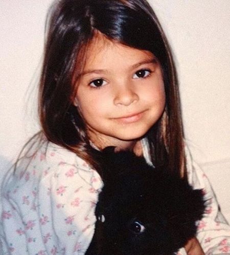 エミリー・ラタコウスキー　Emily Ratajkowski　幼少期　かわいい　今と変わらない　ナチュラルビューティ　モデル　女優　映画　ゴーンガール　