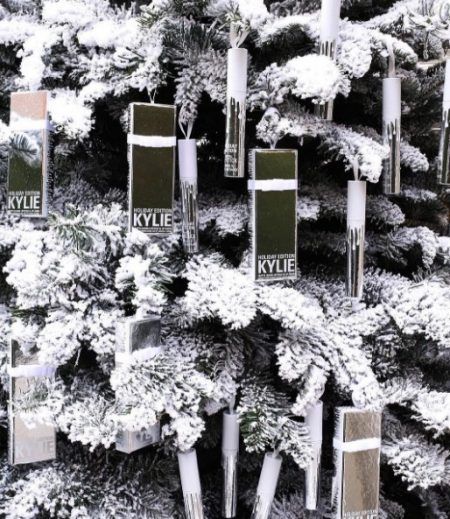 カイリー・ジェナー　Kylie Jenner　クリスマスツリー　2016