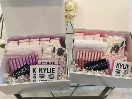 カイリー・ジェナー　Kylie Jenner　クリスマス　プレゼント　特注　リップキット　ノース・ウェスト　ペネロペ・ディシック