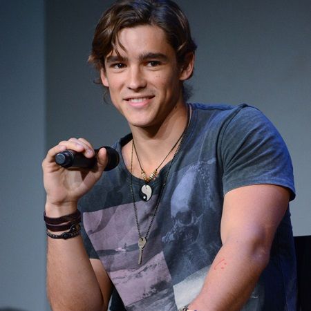 ブレントン・スウェイツ Brenton Thwaites