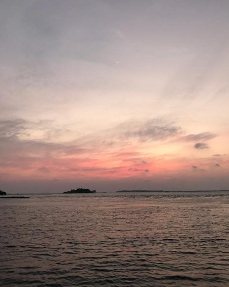 カーラ・デルヴィーニュ　Cara Delevingne　モルジブ旅行　
