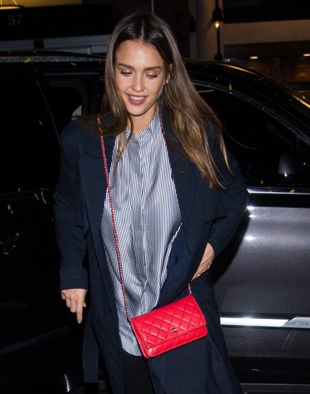 ジェシカ・アルバ　Jessica Alba　愛用　財布　サイフ