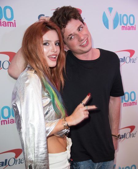 ベラ・ソーン　Bella Thorne　チャーリー・プース　Charlie Puth