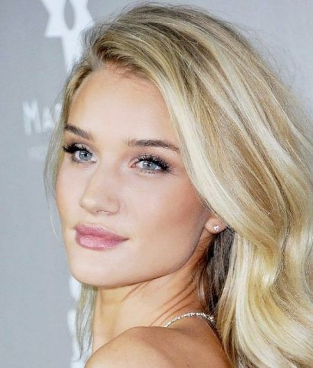 ロージー・ハンティントン・ホワイトリー　Rosie Huntington Whiteley　リップ　ナチュラル