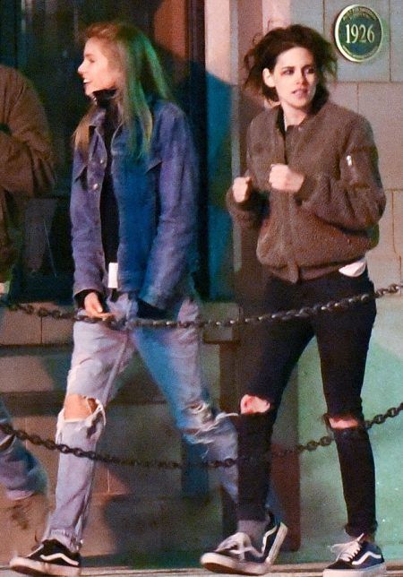 クリステン・スチュワート　ステラ・マックスウェル　Kristen Stewart　Stella Maxwell　サバンナ　2ショット