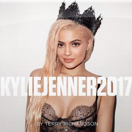 カイリー・ジェナー　Kylie Jenner 　カレンダー　2017