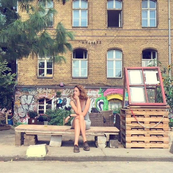 ルイス・デラージ louise delage　アルコール依存症　インスタグラム
