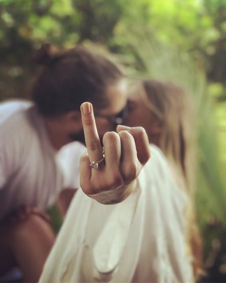 マーゴット・ロビー　Margot Robbie トム・アッカーリー　Tom Ackerley