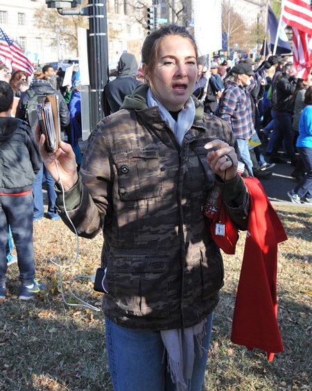 シェイリーン・ウッドリー Shailene Woodley NoDAPL 抗議