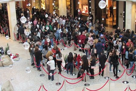 カイリー・ジェナー　トパンガ・モール　ポップアップストア　ザ・カイリー・ショップ Kylie Jenner The Kylie Shop