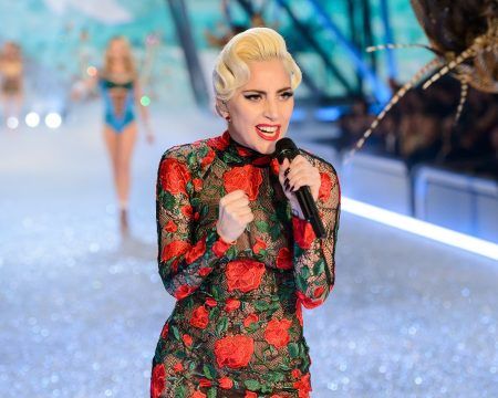 ヴィクトリアズ・シークレット・ファッションショー2016　レディー・ガガ　Lady Gaga　