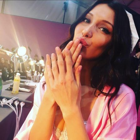 ヴィクシー・ファッションショー　ネイル　ヴィクトリアズ・シークレット　ベラ・ハディッド　Bella Hadid ネイル