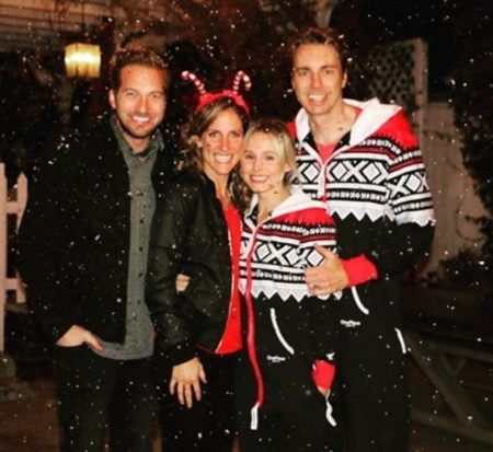 クリスマス　おそろいパジャマ　クリスティン・ベル　Kristen Bell　ダックス・シェパード　Dax Shepard
