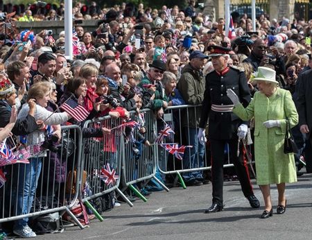 エリザベス女王　 Queen Elizabeth　イギリス　2016年　総まとめ　総集編　誕生日　90歳　パレード　デコバルーン　国民がお祝い　