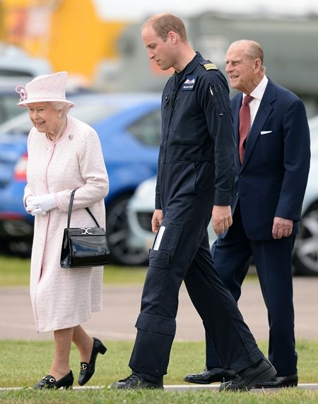 エリザベス女王　 Queen Elizabeth　イギリス　2016年　総まとめ　総集編　ウィリアム王子　新しい勤務先　見学　孫　給与は全額寄付　7月