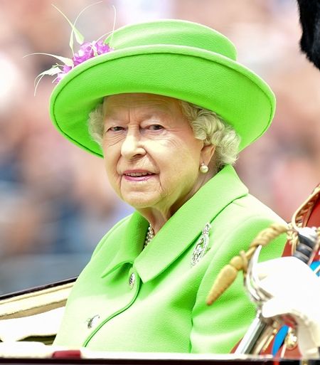 エリザベス女王　 Queen Elizabeth　イギリス　2016年　総まとめ　総集編　誕生日　90歳　パレード　デコバルーン　国民がお祝い　エリザベス女王は誕生日が2つある　6月　パレード　ネオグリーン　ファッション