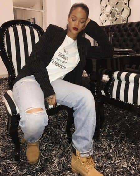 ディオールのフェミニストTシャツ　Dior We Should All Be Feminists T-Shirt Rihanna リアーナ