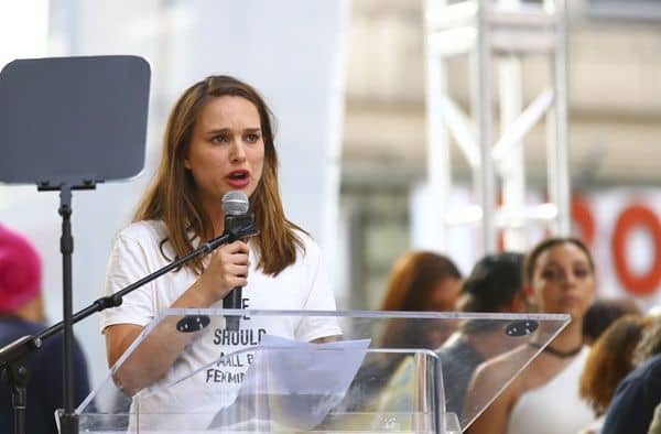 女性のマーチ　ロサンジェルス　ナタリー・ポートマン