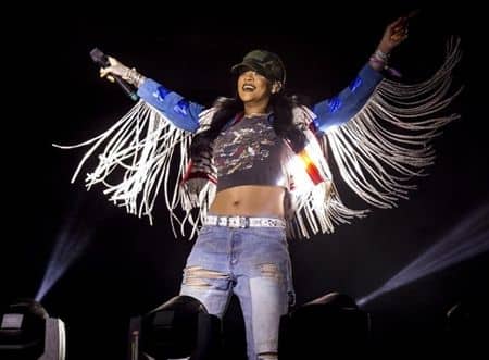 リアーナ　Rihanna　コーチェラ　 Coachella　2016年コーチェラ　飛び入り参加　サプライズ　カルヴィン・ハリス　DJ