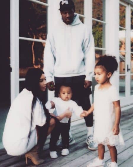 キム・カーダシアン　Kim Kardashian　カニエ・ウェスト　Kanye West　ノース　North　セイント　Saint　家族写真　SNS復活　インスタグラム　ツイッター　スナップチャット　初投稿