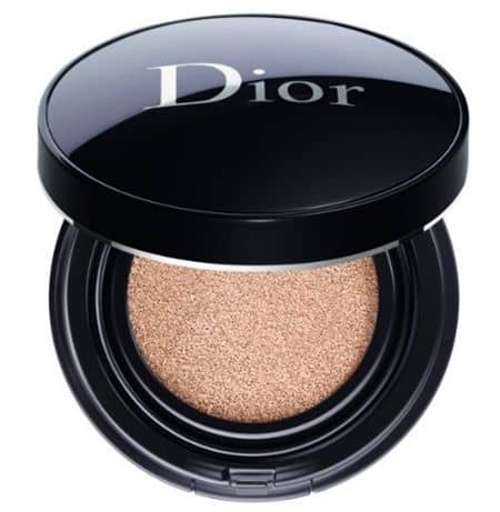 ディオール Dior ベラ・ハディッド Bella Hadid  クッションファンデーション 毛穴レス 軽いつけ心地 メイク コスメ 最新動画 動画 オススメ セレブ