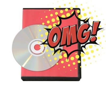 女性がレンタルDVDの中にお金とメモを発見