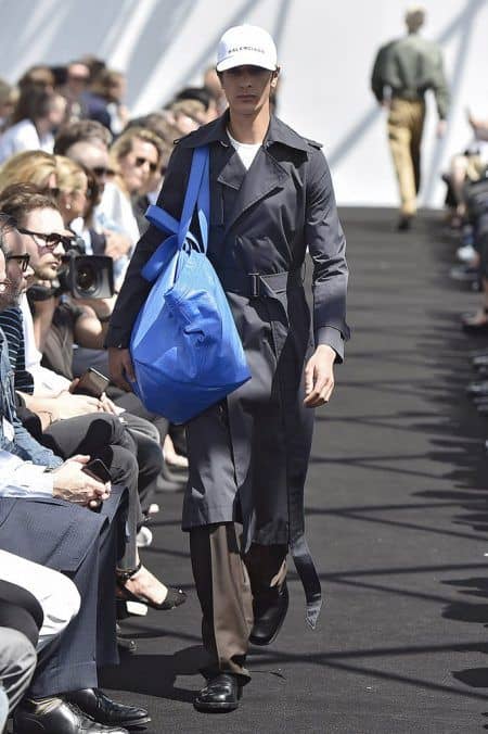バレンシアガ　Balenciaga　2017　春夏コレクション　ランウェイ　バッグ　