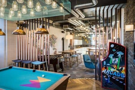 ドット・ジンク社　オフィス　お城　Dot ZInk Money.co.uk Office Castle
