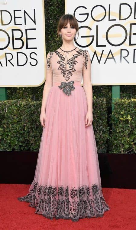 フェリシティ・ジョーンズ　Felicity Jones　ゴールデン・グローブ賞　ドレス