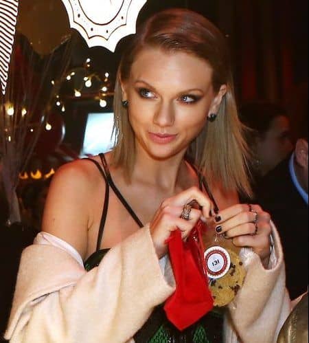 テイラー・スウィフト Taylor Swift Karlie's Kookies カーリー・クロス クッキー カーリーズ・クッキー