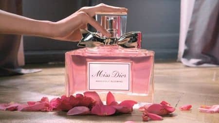 ディオール　Dior　ミスディオール　Miss Dior　香水　フレグランス　人気　可愛い　ボトル　70周年　イベント　無料　プレゼント