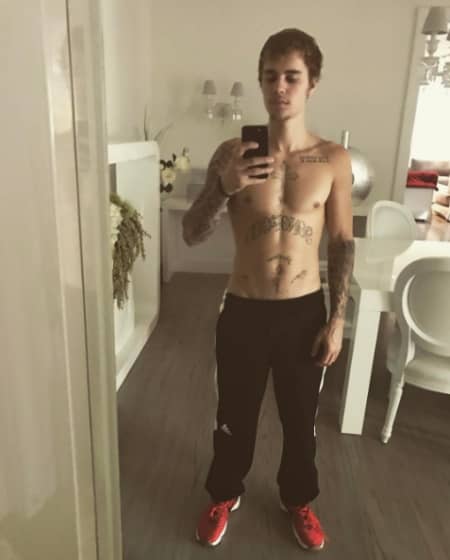 ジャスティン・ビーバー　Justin Bieber タトゥー　半裸