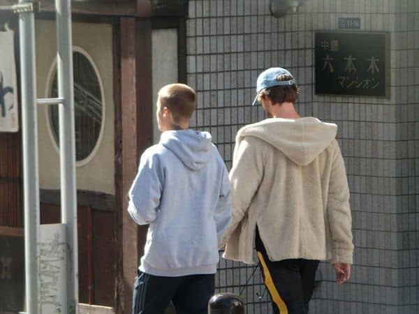 ジャスティン・ビーバー　パトリック・シュワルツェネッガー　来日中　パパラッチ写真