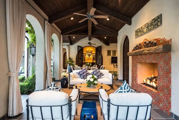 レディー・ガガのスーパーボウル御殿 22億円豪邸 AirBnB