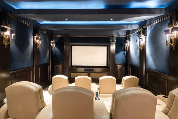 レディー・ガガのスーパーボウル御殿 22億円豪邸 AirBnB